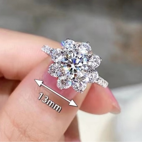 Solid 925 Sterling Silver Moissanite White Minimalist Band Ring - Picture 4 of 6